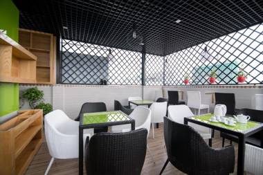 Silk Hotel near Tan Son Nhat Airport