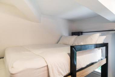 Spacious Retro Apt 5 Min Walk to Ben Thanh Market