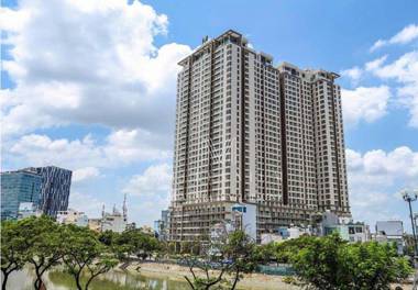 JENNIFER HOUSE #POOL GYM A37