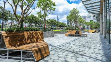 JENNIFER HOUSE #POOL GYM A37