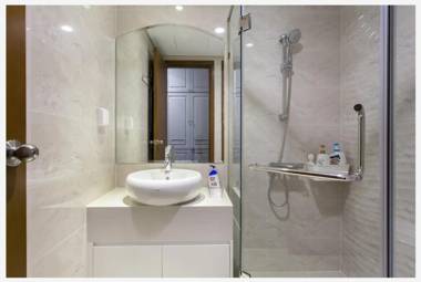 GOOD VALUE 2 BEDROOMS APARTMENT @VINHOMES LANDMARK