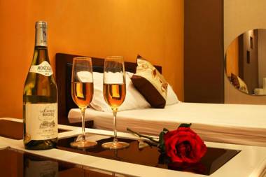 KHACH SAN SACH PHAN XICH LONG