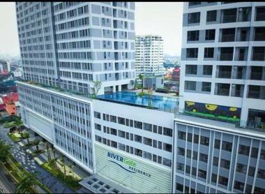 Diamond Luxury Rivergate