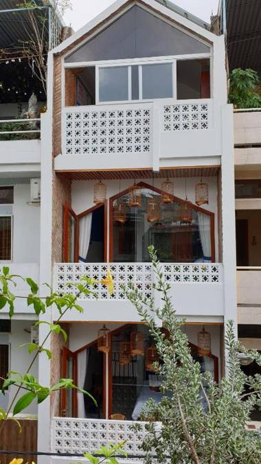 Vintage 1980s Saigon Private House with Rooftop Dining Room in Prime City Central District