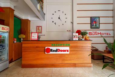 RedDoorz The Sun Hotel near Duong Quang Ham Street