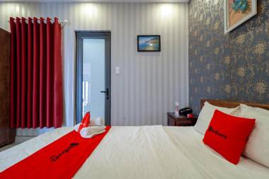 RedDoorz The Sun Hotel near Duong Quang Ham Street