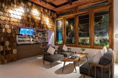 Sky Gem Central Hotel