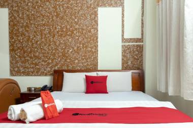 RedDoorz near Tan Huong Market 2