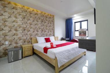 RedDoorz Minh Thu Hotel Cong Lo