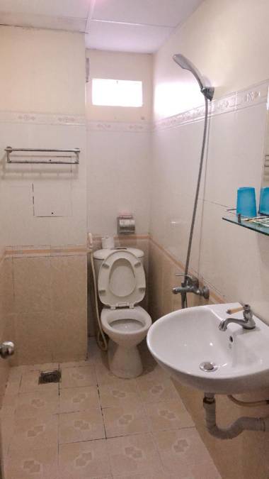 Khách Sạn 7 Ngôi Sao