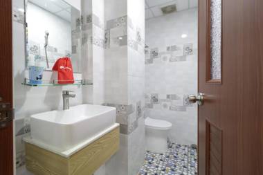 RedDoorz Phan Anh Street