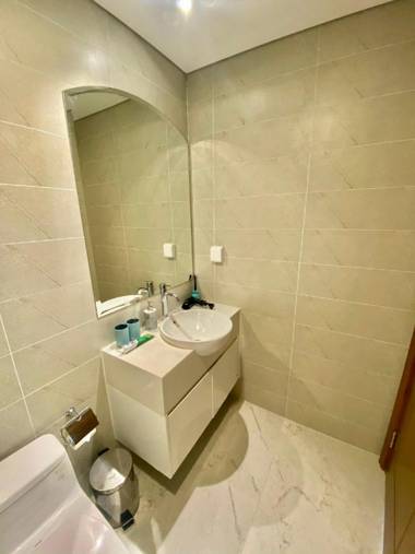 Vinhomes Central Park - Modern Service Apartments