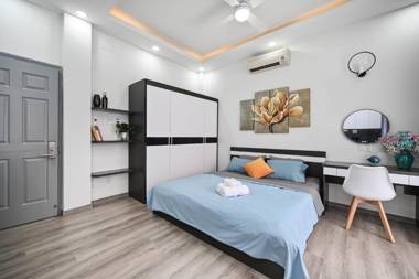 Bear's House - The Riverside