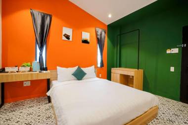 Lá Hotel Hàng Xanh