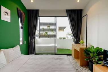 Lá Hotel Hàng Xanh