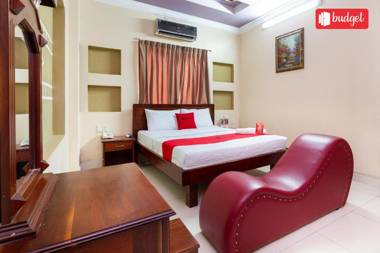 RedDoorz Nguyen Khang Hotel
