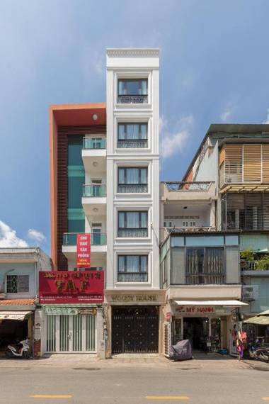 Woody House Boutique