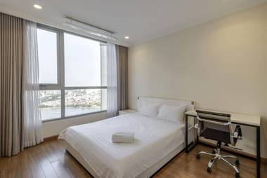 3br Apt next to Landmark81 nice view