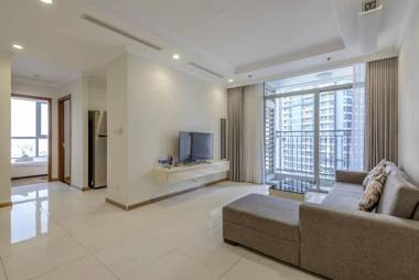 3br Apt next to Landmark81 nice view