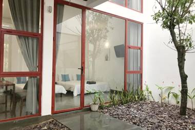 LaRose Cafe I Bed & Breakfast