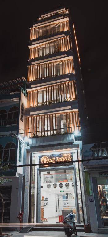 QUE HUONG HOTEL
