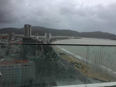 Khách hang la thuong de