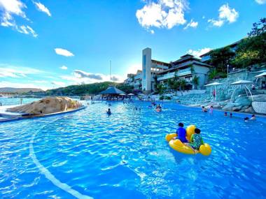 Rock Water Bay