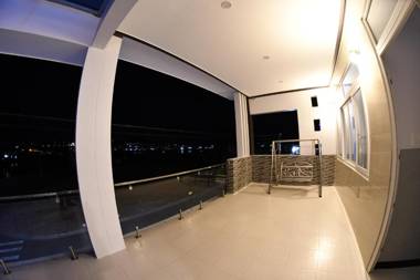 Nhà nghỉ Hùng Hoa