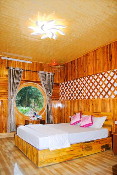 Trang An Mountain House