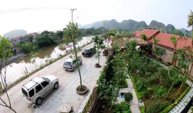 Tam Coc Little river Bungalow