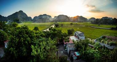 Hang Mua Central Homestay