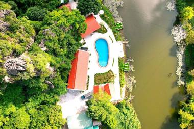 HoangLong Riverside Homestay