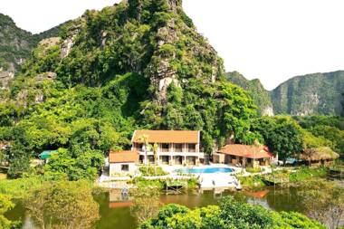 HoangLong Riverside Homestay