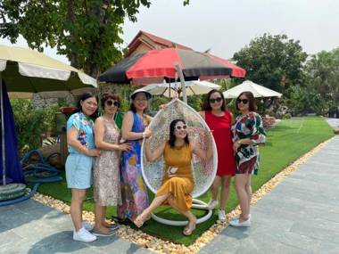 Khu du lịch Hoa Và Đá