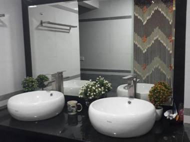 La Belle VIE Tam Coc Brother