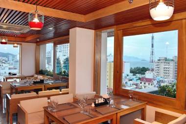 Golden Holiday Hotel