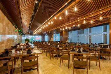 Maple Hotel & Apartment