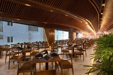 Holi Beach Hotel & Apartments