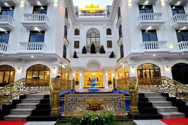Crown Nguyen Hoang Hotel