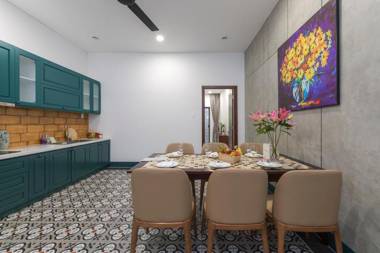 Lim's house - The Market Hideout House