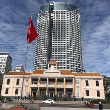 Parama Apartment Square Central