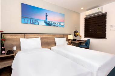 Golden Lotus Central Hotel