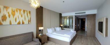 Căn hộ sang trọng đối diện biển và quảng trường