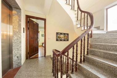 Viet Village Hotel & Travel