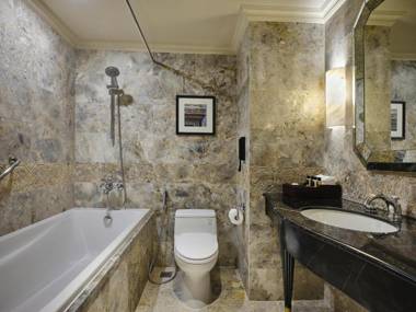 Silk Path Grand Hue Hotel