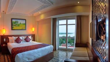 Royal Riverside Hoi An Hotel