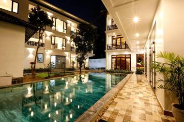 Tropical Garden & Pool Villa