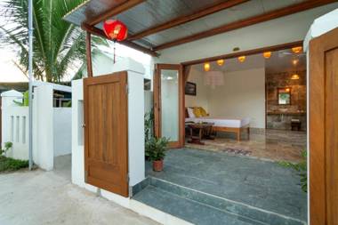 Hidden Beach Bungalow Sea View