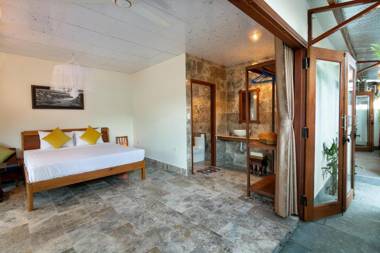 Hidden Beach Bungalow Sea View