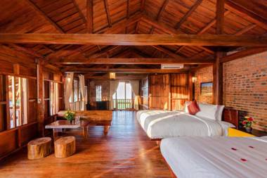 Wooden Lodge Homestay Hoian